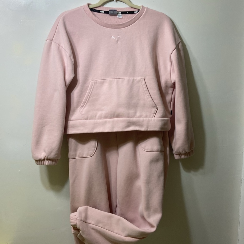 PUMA WOMEN’S PINK CROPPED BARBIECORE TRACK TOP AND LONG PANT SET. SIZE-M… - Picture 2 of 16